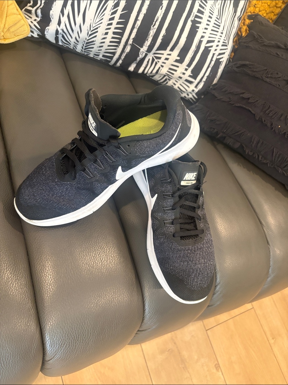 Nike Free RN Shoes Size 8